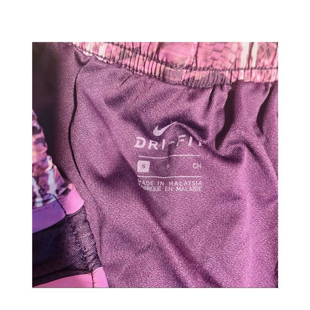 Nike Running Shorts - Picture 2 of 3